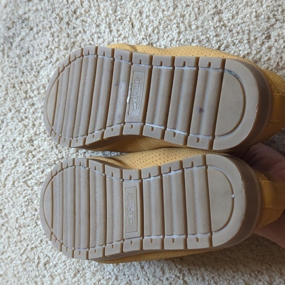 Cliffs by White Mountain Mustard Yellow Slip On Loafers - Picture 9 of 13